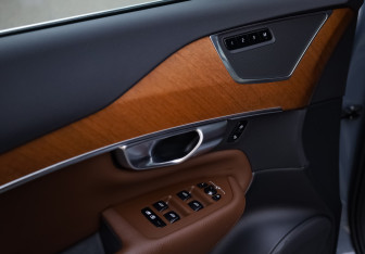 Подержанный автомобиль Volvo XC90 2019 года (14 фото)