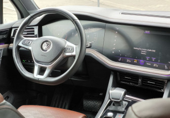 Подержанный автомобиль Volkswagen Touareg 2019 года (19 фото)