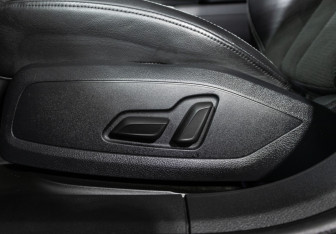 Подержанный автомобиль Audi A4 Sedan 2016 года (15 фото)