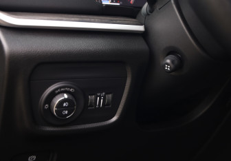 Подержанный автомобиль Jeep Grand Cherokee 2022 года (24 фото)