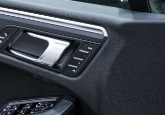 Подержанный автомобиль Porsche Macan 2018 года (25 фото)