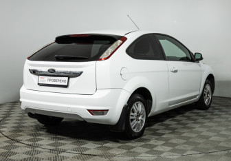 Подержанный автомобиль Ford Focus Hatchback 2008 года (5 фото)