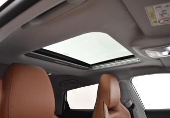 Подержанный автомобиль Omoda C5 2023 года (16 фото)