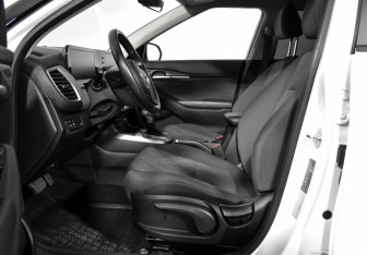 Подержанный автомобиль Kia Seltos 2023 года (10 фото)