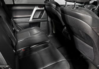 Подержанный автомобиль Toyota Land Cruiser Prado 2018 года (18 фото)