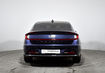 Подержанный автомобиль Hyundai Sonata 2020 года (6 фото)