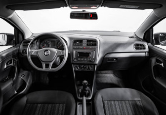 Подержанный автомобиль Volkswagen Polo Sedan 2018 года (9 фото)