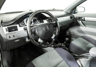 Подержанный автомобиль Chevrolet Lacetti Sedan 2007 года (11 фото)