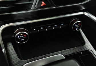 Подержанный автомобиль Geely Tugella 2022 года (21 фото)