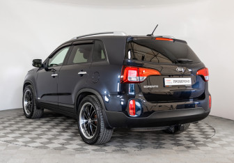 Подержанный автомобиль Kia Sorento 2019 года (7 фото)