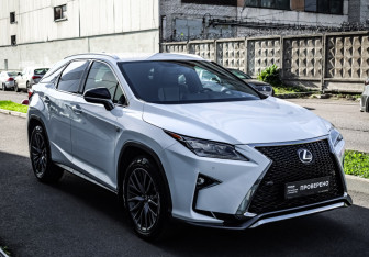 Подержанный автомобиль Lexus RX 2017 года (19 фото)