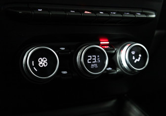 Подержанный автомобиль Renault Arkana 2019 года (18 фото)