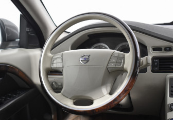 Подержанный автомобиль Volvo XC70 2008 года (14 фото)
