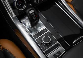 Подержанный автомобиль Land Rover Range Rover Sport 2021 года (20 фото)