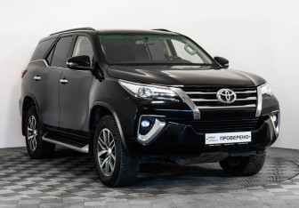 Подержанный автомобиль Toyota Fortuner 2018 года (3 фото)