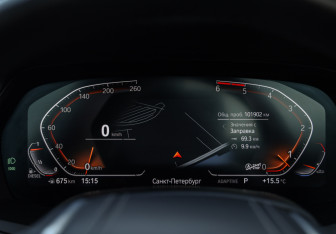 Подержанный автомобиль BMW X5 2020 года (17 фото)