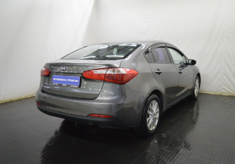 Подержанный автомобиль Kia Cerato Sedan 2013 года (5 фото)