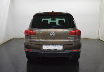 Подержанный автомобиль Volkswagen Tiguan 2014 года (6 фото)