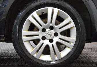 Подержанный автомобиль Opel Astra Sedan 2010 года (9 фото)