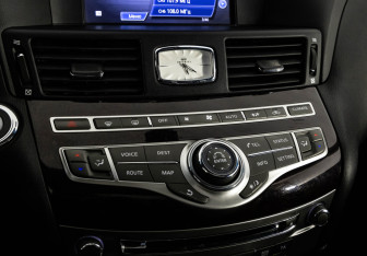 Подержанный автомобиль Infiniti M Sedan 2012 года (19 фото)