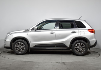 Подержанный автомобиль Suzuki Vitara 2018 года (8 фото)