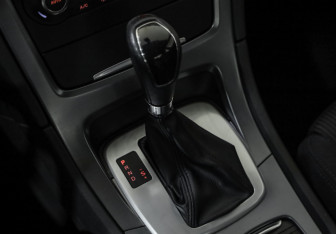 Подержанный автомобиль Ford Mondeo Sedan 2012 года (15 фото)