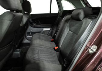 Подержанный автомобиль Skoda Fabia Wagon 2013 года (10 фото)