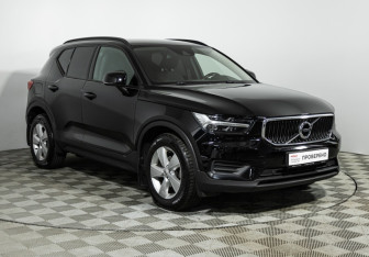 Подержанный автомобиль Volvo XC40 2019 года (3 фото)