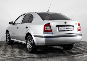 Подержанный автомобиль Skoda Octavia Liftback 2001 года (7 фото)