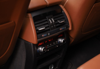 Подержанный автомобиль BMW X5 M 2016 года (26 фото)