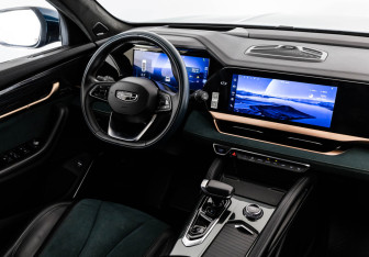 Подержанный автомобиль Geely Monjaro 2021 года (18 фото)