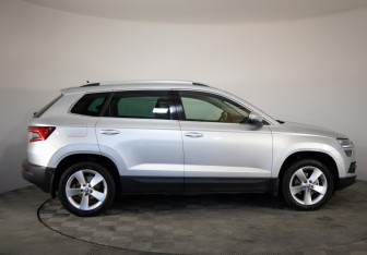 Подержанный автомобиль Skoda Karoq 2020 года (4 фото)
