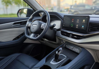 Подержанный автомобиль Haval F7 2023 года (15 фото)