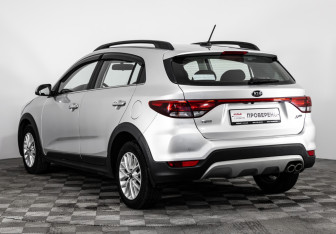 Подержанный автомобиль Kia Rio Hatchback 2018 года (7 фото)