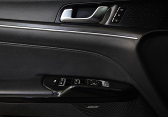 Подержанный автомобиль Kia K5 2020 года (17 фото)