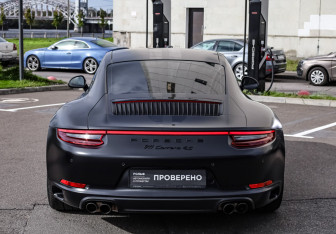 Подержанный автомобиль Porsche 911 Coupe 2016 года (10 фото)