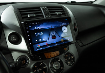 Подержанный автомобиль Toyota RAV4 2007 года (15 фото)