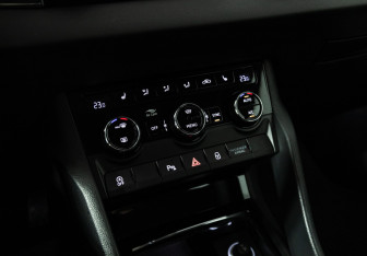 Подержанный автомобиль Skoda Karoq 2020 года (15 фото)