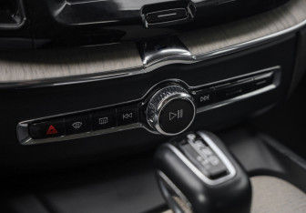 Подержанный автомобиль Volvo XC60 2020 года (19 фото)