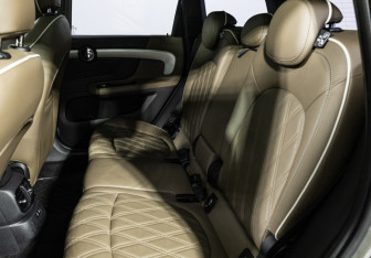 Подержанный автомобиль MINI Countryman 2019 года (10 фото)