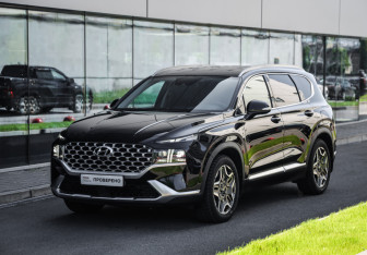 Подержанный автомобиль Hyundai Santa Fe 2022 года (3 фото)