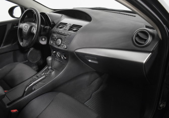 Подержанный автомобиль Mazda 3 Sedan 2012 года (12 фото)