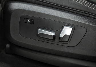 Подержанный автомобиль BMW X5 2019 года (15 фото)