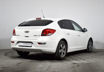 Подержанный автомобиль Chevrolet Cruze Sedan 2012 года (5 фото)