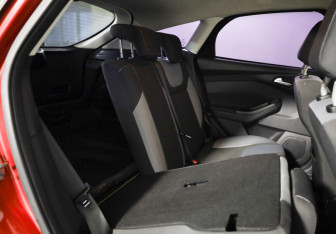 Подержанный автомобиль Ford Focus Hatchback 2013 года (14 фото)