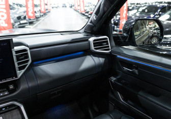 Подержанный автомобиль Toyota Tundra 2022 года (22 фото)