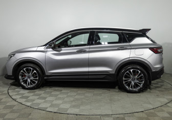Подержанный автомобиль Geely Coolray 2022 года (8 фото)