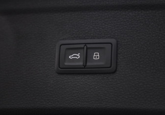 Подержанный автомобиль Audi Q5 2018 года (32 фото)