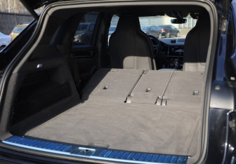 Подержанный автомобиль Porsche Cayenne 2019 года (32 фото)