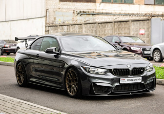 Подержанный автомобиль BMW M4 Convertible 2015 года (5 фото)